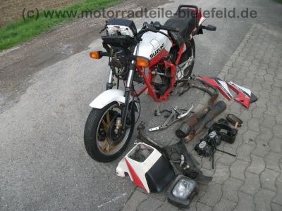 Suzuki_GSX_550EF_rotweiss_Wrack_GN71D_wie_GSX_400_500_550_750_E_ES_EF_6.jpg