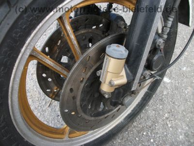 Suzuki_GSX_550EF_rotweiss_Wrack_GN71D_wie_GSX_400_500_550_750_E_ES_EF_93.jpg