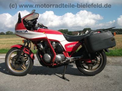 Honda_CB_900F2_Boldor_rotweiss_HuB_Hepco_Becker_Marving_4in1_wie_CB_750_900_F_F2_RC01_RC04_1.jpg