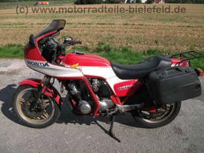 Honda_CB_900F2_Boldor_rotweiss_HuB_Hepco_Becker_Marving_4in1_wie_CB_750_900_F_F2_RC01_RC04_5.jpg