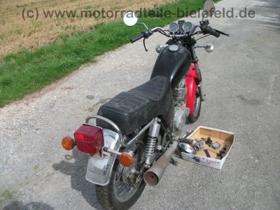 Suzuki_GN_250_schwarzrot_NJ42A_wie_GN_DR_125_250_400_GN125_GN250_GN400_61.jpg