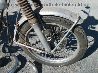 Honda_CB_250K_B4_rot_ORIGINAL_Lacksatz_Tank_Auspuff_1a_wie_CB_125_200_250_K_K1_K2_K4_80.jpg