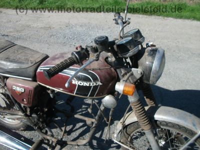 Honda_CB_250K_B4_rot_ORIGINAL_Lacksatz_Tank_Auspuff_1a_wie_CB_125_200_250_K_K1_K2_K4_81.jpg