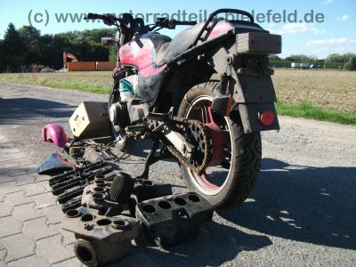 Kawasaki_GPZ_750_UT__ZX750A_rotschwarz_wie_Z_ZX_KZ_GPZ_550_750_E_UT_3.jpg