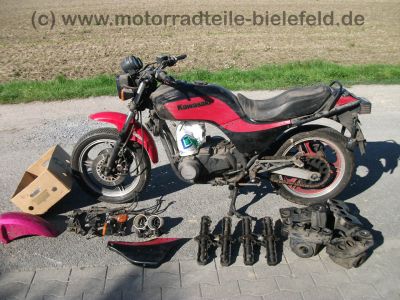 Kawasaki_GPZ_750_UT__ZX750A_rotschwarz_wie_Z_ZX_KZ_GPZ_550_750_E_UT_5.jpg