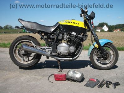 Suzuki_GSX_750EF_blaugelb_GR72A_wie_GSX_550_700_750_E_ES_EF_1.jpg