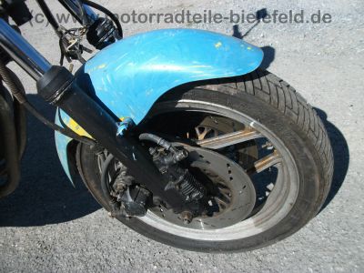 Suzuki_GSX_750EF_blaugelb_GR72A_wie_GSX_550_700_750_E_ES_EF_21.jpg