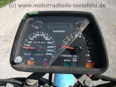 Suzuki_GSX_750EF_blaugelb_GR72A_wie_GSX_550_700_750_E_ES_EF_34.jpg