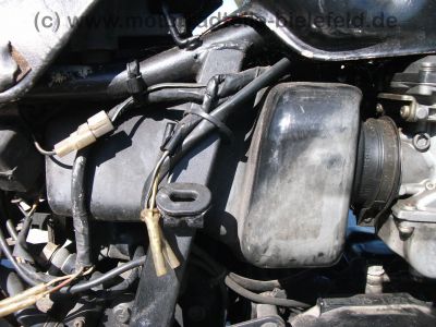 Suzuki_GSX_750EF_blaugelb_GR72A_wie_GSX_550_700_750_E_ES_EF_47.jpg