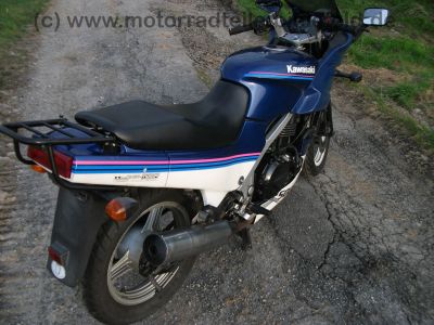 Kawasaki_GPZ_500_S_500S_weissblau_MRA_wie_GPZ500_EX_KLE_EN_ER_500_S_A_500A_58.jpg