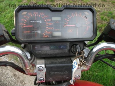 Honda_CBX_650E_RC13_rot_Pichler_BSM_Auspuff_Schuh_Gepaecksystem_wie_550_650_750_E_F_2_F2_PC04_RC17_89.jpg