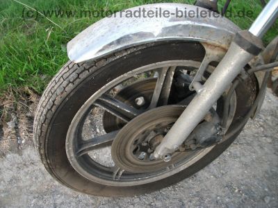 Yamaha_XS_400_2A2_lila_SR-Lampe_Doppel-Bremse_Ochsen-Augen_wie_250_360_XS400_SE_1U4_1U5_4G5_45.jpg