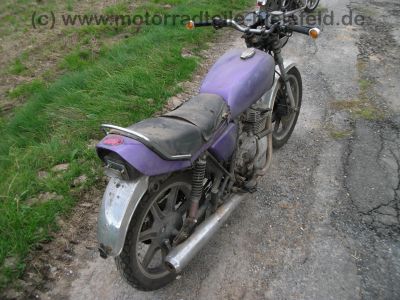 Yamaha_XS_400_2A2_lila_SR-Lampe_Doppel-Bremse_Ochsen-Augen_wie_250_360_XS400_SE_1U4_1U5_4G5_70.jpg