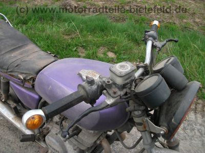 Yamaha_XS_400_2A2_lila_SR-Lampe_Doppel-Bremse_Ochsen-Augen_wie_250_360_XS400_SE_1U4_1U5_4G5_75.jpg