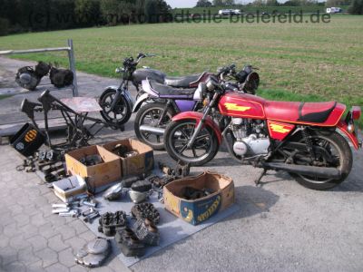 Yamaha_XS_400_2A2_rot-gelb_Umbau_auf_XS360_wie_250_360_XS400_SE_1U4_1U5_4G5_2.jpg