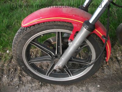 Yamaha_XS_400_2A2_rot-gelb_Umbau_auf_XS360_wie_250_360_XS400_SE_1U4_1U5_4G5_34b.jpg