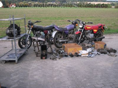 Yamaha_XS_400_2A2_rot-gelb_Umbau_auf_XS360_wie_250_360_XS400_SE_1U4_1U5_4G5_7.jpg
