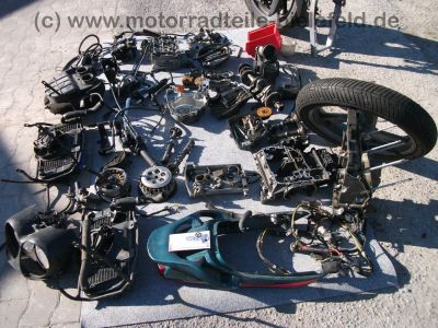 Yamaha_TDM_850_3VD_gruen_Wrack_Teile_wie_XTZ_750_3LD_4TX_Rahmen_Motorteile_66.jpg