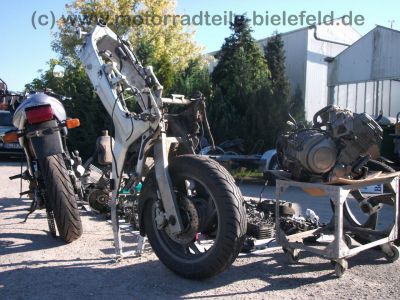 Yamaha_TDM_850_3VD_silber_teilzerlegt_Motor_Verkleidung_wie_XTZ_750_TRX_3LD_4TX_4UN_4.jpg