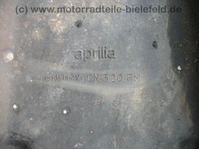 Aprilia_AF1_125_Futura_2x_zerlegt_Teile_wie_RS_125_70.jpg