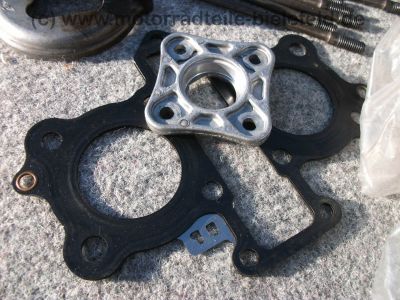 Honda_CB_125_T_E_Motor_Motorteile_Kupplung_Lichtmaschine_Getriebe_Kurbelwelle_7.jpg