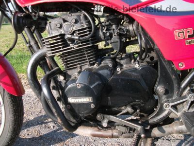 Kawasaki_GPz_305_rot_EX305_GIVI_wie_EX_Z_KZ_GPz_CSR_250_305_A_B_18.jpg