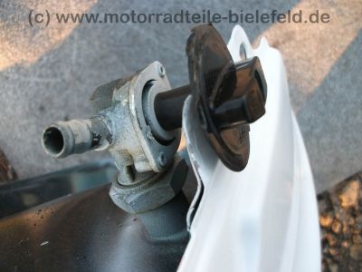 Honda_CBR_600F_PC19_PC23_Restteile_Motor_Tank_Maske_Tacho_wie_500_600_1000_F_PC20_SC21_140.jpg