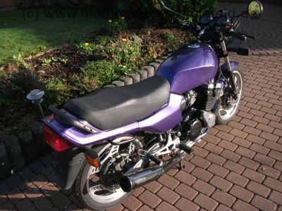 Honda_CBX_550_F_F2_PC04_lila_SEBRING_Auspuff_4_in_1_Anlasser_neu_wie_CBX_400_650_750_F_F2_E_18.jpg