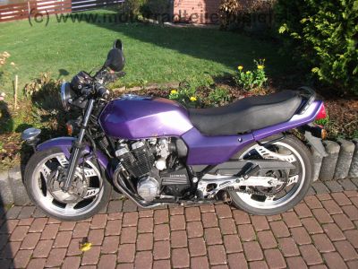 Honda_CBX_550_F_F2_PC04_lila_SEBRING_Auspuff_4_in_1_Anlasser_neu_wie_CBX_400_650_750_F_F2_E_68b.jpg