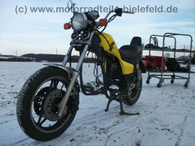 Honda_VF_750_C_Magna_RC09_gelb_wie_700_V45_C_F_S_RC07_RC15_RC21_49.jpg