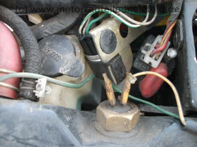 Honda_VF_750_C_Magna_RC09_gelb_wie_700_V45_C_F_S_RC07_RC15_RC21_80.jpg