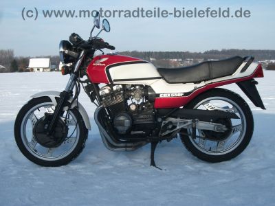 Honda_CBX_550_F_PC04_MOTAD_Auspuff_4in1_wie_CBX_400_550_F_F2_1.jpg