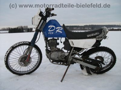 Suzuki_DR_125_SE_blau_Crash_-_Technik_wie_GN_GZ_DR_125_S_SE_Marauder_14.jpg