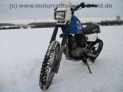 Suzuki_DR_125_SE_blau_Crash_-_Technik_wie_GN_GZ_DR_125_S_SE_Marauder_15.jpg