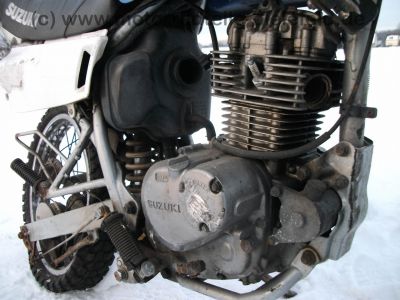 Suzuki_DR_125_SE_blau_Crash_-_Technik_wie_GN_GZ_DR_125_S_SE_Marauder_57.jpg
