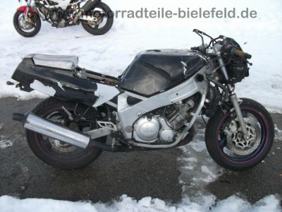Yamaha_FZR_600_3HF_schwarz_Crash_-_wie_FZ_FZR_600_750_3HE_2.jpg