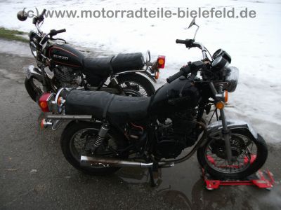 Suzuki_GN_250_NJ41A_Speiche_mattschwarz_Crash_-_wie_DR_GN_GZ_125_250_400_S_E_D_SE_10.jpg