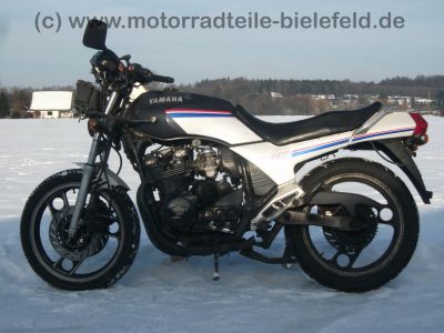 Yamaha_XJ_600_51J_grau-weiss_Crash_-_wie_XJ_550_650_700_750_51.jpg