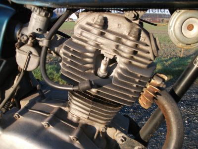 Honda_CB_100_blau_EZ_1975_2__Hd__12kW_wie_CB_CL_TL_SS_SL_50_80_90_100_125_86.jpg