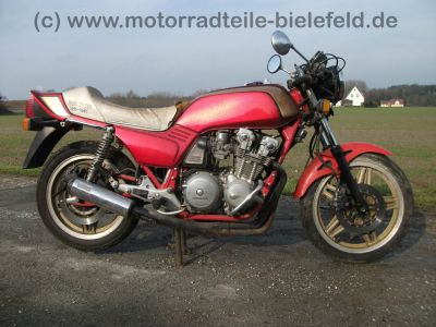 Honda_CB_900_F_900F_Boldor_SC01_rotmetallic_Marshall_Auspuff_4in1_Tommaselli_Giuliari_Sitzbank_wie_SC04_750_K_KZ_F_RC01_RC04_31.jpg