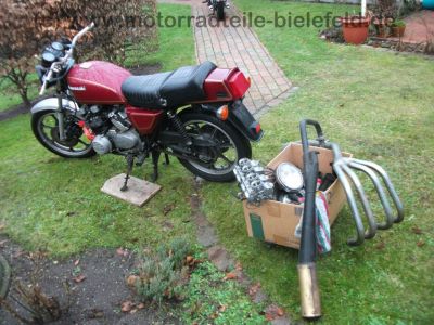 Kawasaki_KZ_750_E_rot_Neuteile_2x_4in1_Auspuff_motad_n-eta_BSM_-_wie_Z_KZ_GPz_650_750_B_C_E_GP_LTD_UT_10.jpg