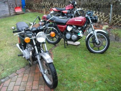 Yamaha_XJ_550_4V8_rot_KONI_wie_XJ_400_500_600_6.jpg