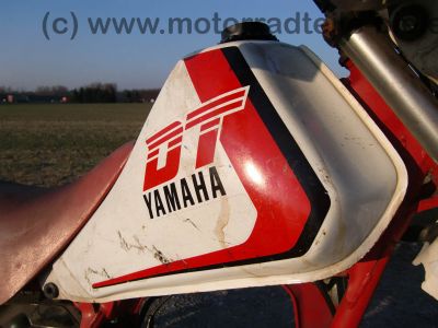Yamaha_DT_50_MX_Typ_1NN_rot-weiss_-_wie_RD_DT_50_80_125_M_MX_13N_2M4_53.jpg