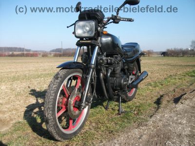 Kawasaki_KZ_400_J_4-Zylinder_schwarz_Typ_KZ_400_M_-_wie_KZ_ZX_Z_400_500_550_750_A_B_C_D_E_UT_GP_51.jpg