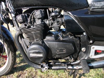 Kawasaki_KZ_400_J_4-Zylinder_schwarz_Typ_KZ_400_M_-_wie_KZ_ZX_Z_400_500_550_750_A_B_C_D_E_UT_GP_69.jpg