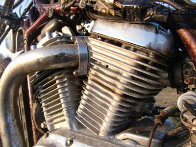 Suzuki_VS_750_Intruder_braun_VR51B_-_Motor_wie_VS_600_700_VX_800_VR_VP_51_VS_52_A_B_45.jpg