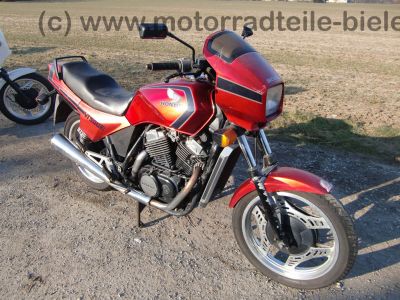 Honda_VT_500_E_rot_PC11_Kardanschaden_-_EZ_1987_50_PS_wie_VT_500_C_Custom_Shadow_PC08_15.jpg