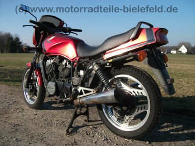 Honda_VT_500_E_rot_PC11_Kardanschaden_-_EZ_1987_50_PS_wie_VT_500_C_Custom_Shadow_PC08_47.jpg