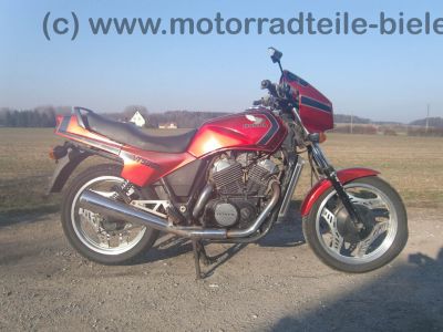 Honda_VT_500_E_rot_PC11_Kardanschaden_-_EZ_1987_50_PS_wie_VT_500_C_Custom_Shadow_PC08_7.jpg