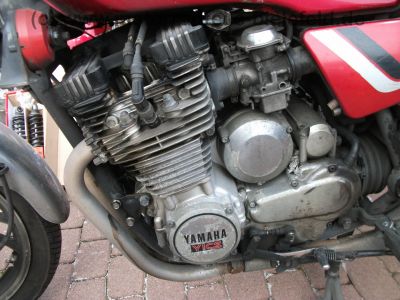 Yamaha_XJ_650_4K0_rot_KONI_Krauser_Hepco_und_Becker_Extras_-_wie_XJ_400_550_650_700_750_SECA_11M_MAXIM_4H7_11.jpg